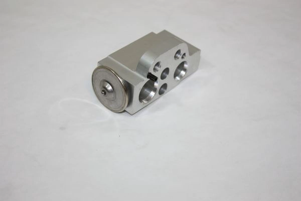 160063810