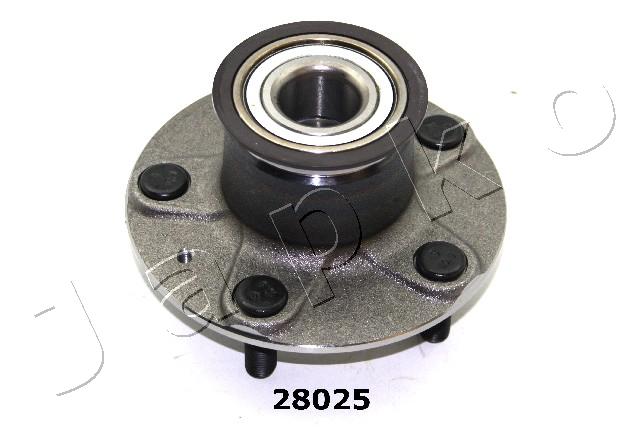 428025